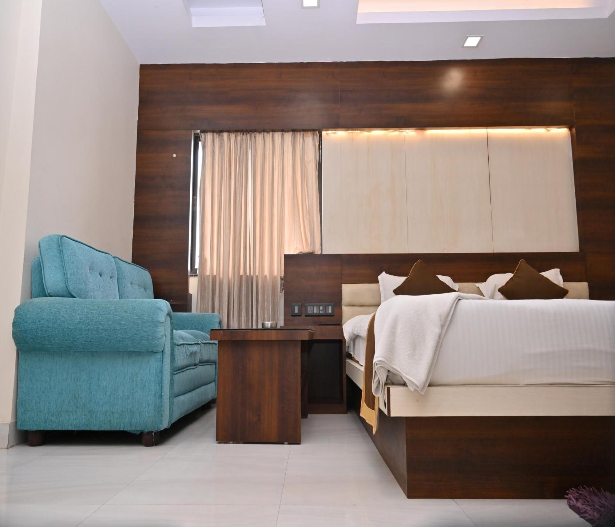 Hotel Silver Land New Digha With Rooftop Pool エクステリア 写真