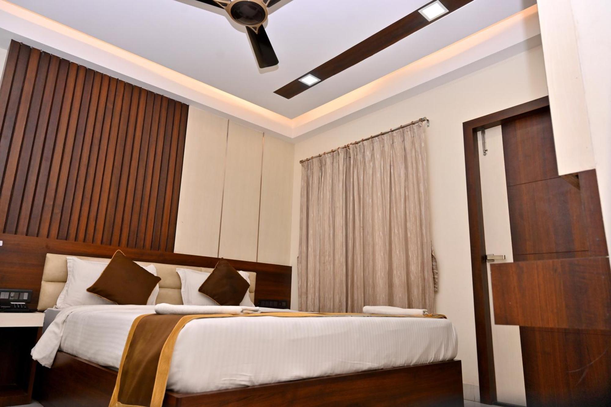 Hotel Silver Land New Digha With Rooftop Pool エクステリア 写真