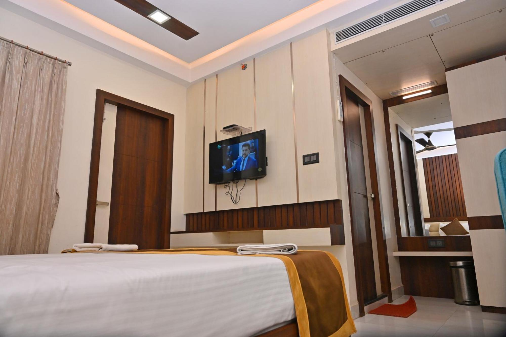 Hotel Silver Land New Digha With Rooftop Pool エクステリア 写真