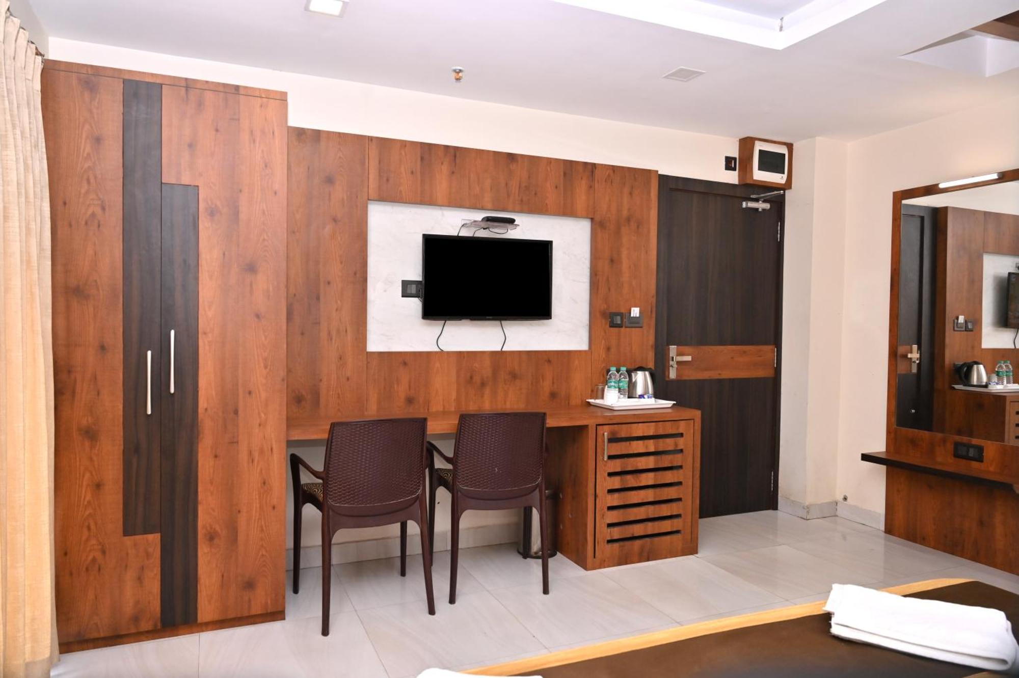 Hotel Silver Land New Digha With Rooftop Pool エクステリア 写真